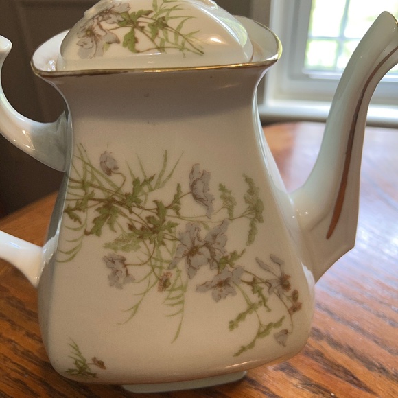 Limoges Deliniers & Cie France Coffee Pot - Picture 3 of 10